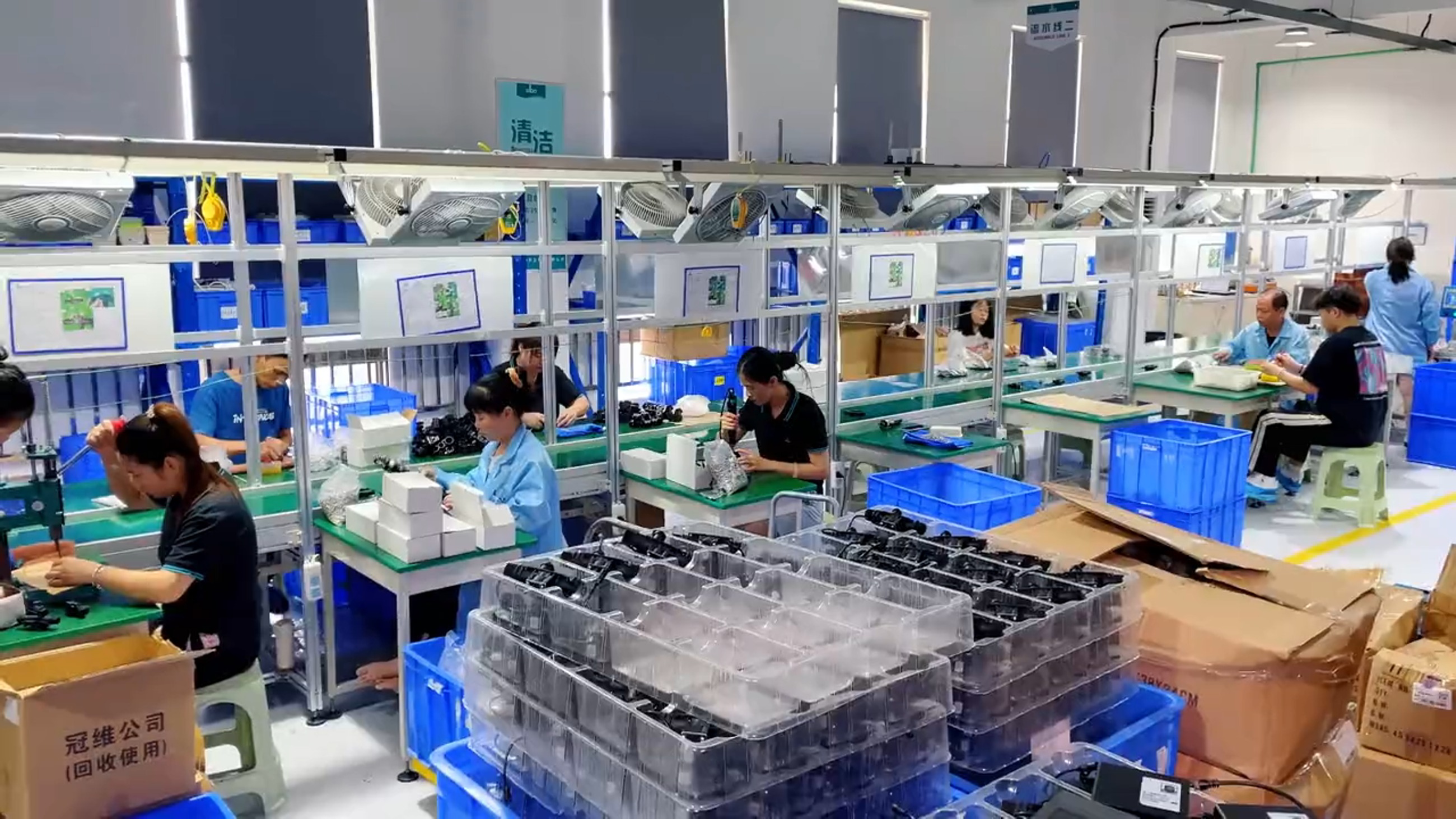 洁博利感应洁具生产车间实景